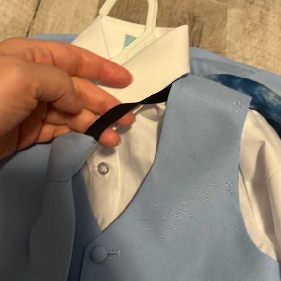 Little tuxedos Mason 4 piece set with a tie - Picture 6 of 8